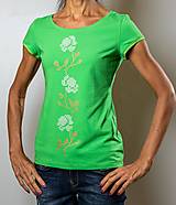Topy, tričká, tielka - Zelené tričko s maľovanými kvetmi - 16242773_