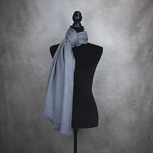 Šály a nákrčníky - Zimný šál z Merino vlny v šedej farbe - 16242673_