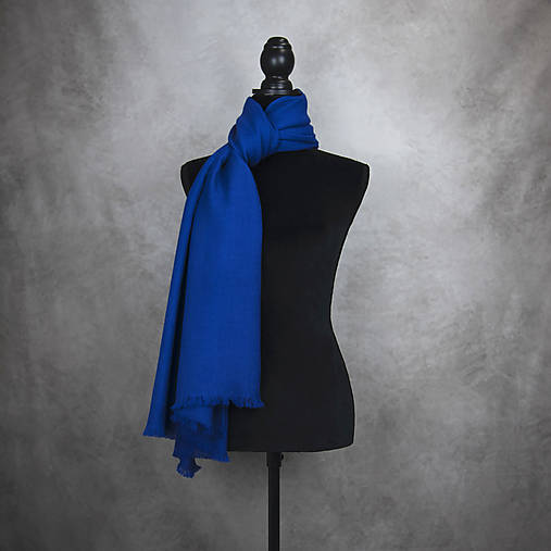 Šály a nákrčníky - Zimný šál z Merino vlny v kráľovskej modrej farbe - 16242774_