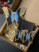 Sady šperkov - Set drevenej vlasovej spony a náušníc Modrý nočný motýľ so zlatým detailom - 16243549_
