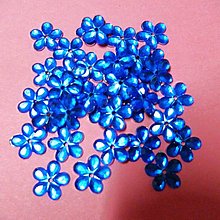 Iný materiál - Našívacie kamienky kvietky(20ks) 12mm (modré) - 16247607_