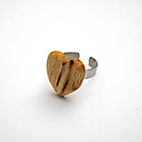 Prstene - Prsteň s dreveným očkom - agátové srdiečko - 16249249_