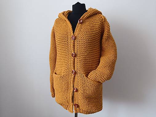 Pletený horčicový sveter s kapuckou