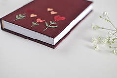 Papiernictvo - Zápisník "Kvety a srdcia" - 16252263_