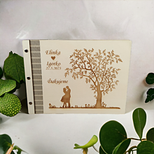 Papiernictvo - Kniha hostí pár pod stromom - 16252756_