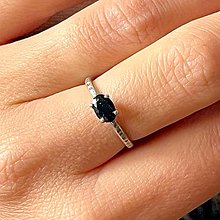 Prstene - Faceted Black Tourmaline Silver Ring AG925 / Jemný strieborný prsteň s prírodným čiernym turmalínom E005 - 16255939_