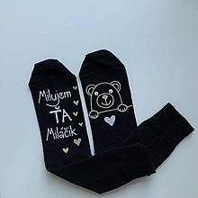 Ponožky, pančuchy, obuv - Zamilované maľované ponožky s nápisom: “Milujem Ťa / (Miláčik/ obrázok macka :)"- čierne) - 16255604_