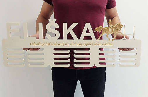 80cm drevený vešiak na medaile s menom Parkúrové jazdectvo