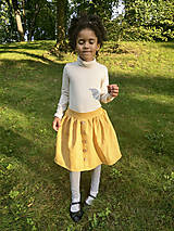Detské oblečenie - Dievčenská ľanová sukne s gombíkmi, okrová - 16257338_