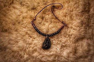 Náhrdelníky - Macrame náhrdelník s buližníkom - 16262169_
