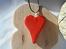 Náhrdelníky - red heart,srdiečko-červené-keramika - 16263939_