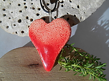 Náhrdelníky - red heart 2-keramika-prívesok: personalizovaný šperk s možnosťou nápisu - 16264027_