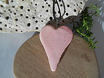 Náhrdelníky - pink-heart-keramika-srdiečko s možnosťou textu-personalizovaný šperk - 16264053_