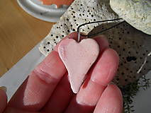 Náhrdelníky - pink-heart-keramika-srdiečko s možnosťou textu-personalizovaný šperk - 16264057_