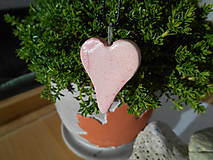 Náhrdelníky - pink-heart-keramika-srdiečko s možnosťou textu-personalizovaný šperk - 16264059_