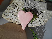Náhrdelníky - pink-heart-keramika-srdiečko s možnosťou textu-personalizovaný šperk - 16264060_