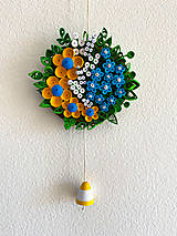 Dekorácie - Kvetinová dekorácia so zvončekom z dreva a papiera - 16264266_