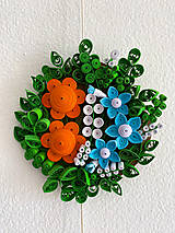 Dekorácie - Kvetinová dekorácia so zvončekom z dreva a papiera - 16264291_