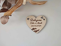Darčeky pre svadobčanov - Drevené svadobné magnetky - srdiečko, eukalyptus - 16265617_