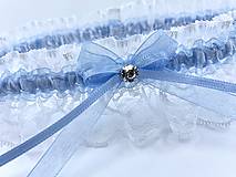Spodná bielizeň - Jemný svadobný podväzok s monofilovou stuhou a kryštálom PRECIOSA - svetlo modrý - 16268824_