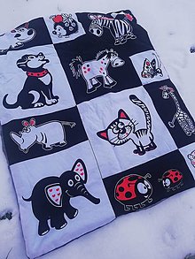 Detský textil - kontrastná deka s mačičkou - 16269641_