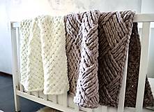 Detský textil - Ručne pletená puffy deka cik-cak - 16273279_