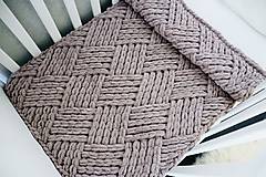 Detský textil - Ručne pletená puffy deka cik-cak - 16273280_