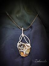 Náhrdelníky - náhrdelník so záhnedou - 16272791_
