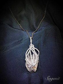 Náhrdelníky - náhrdelník so sagenitom - 16272701_