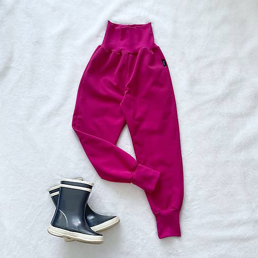 Detské oblečenie - Zimné softshellové nohavice cyklámenové - 16275734_