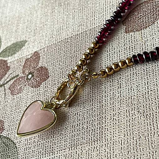 Luxury Garnet and Rose Quartz Heart Necklace Stainless Steel / Náhrdelník granát, prívesok srdce E005