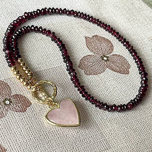 Luxury Garnet and Rose Quartz Heart Necklace Stainless Steel / Náhrdelník granát, prívesok srdce E005