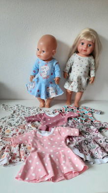 Hračky - elegantné šaty pre bábiku - 16277186_