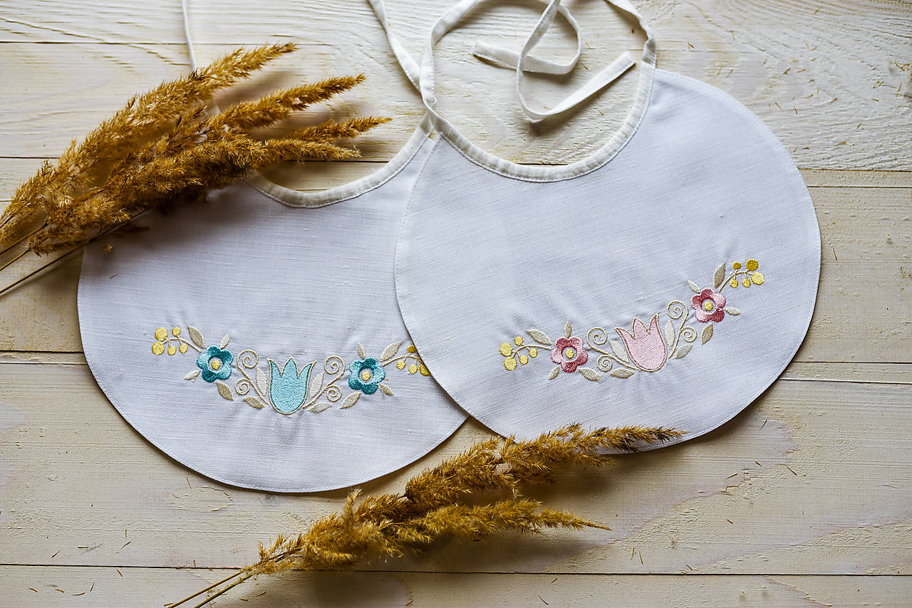 Svadobné podbradníky s výšivkou