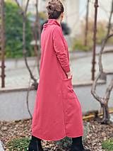 Šaty - AJA Brick Á-čkové teplákové šaty s rolákom a vreckami - 16278804_