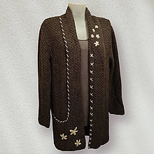 Svetre a kardigány - UPcyklovaný hnedý sveter s výšivkou - 16278457_