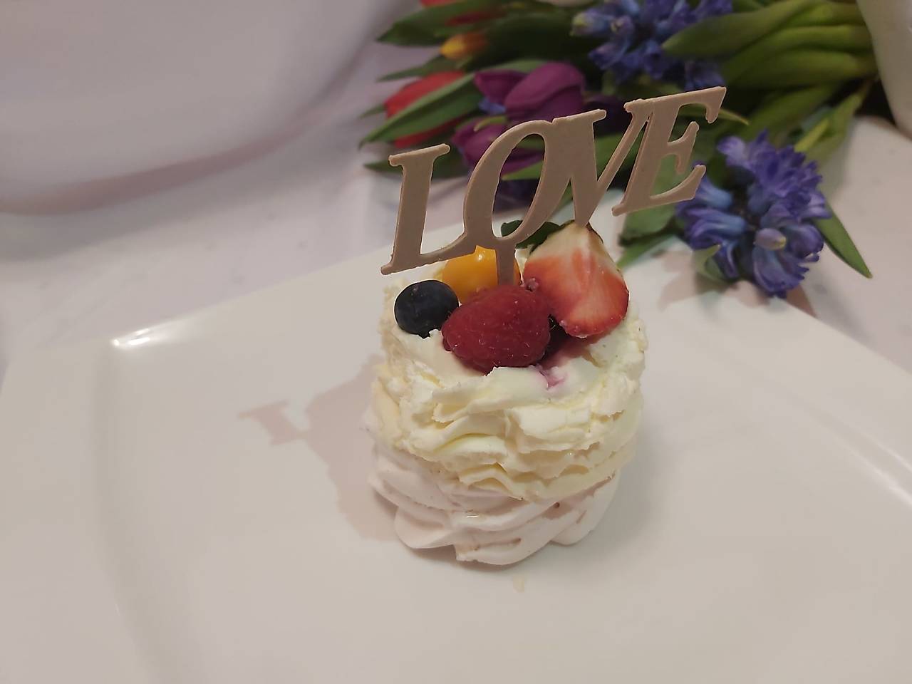 Zápich do valentínskej torty / zákusku s vlastným textom (Drevená - hnedá, tlačené písmo)