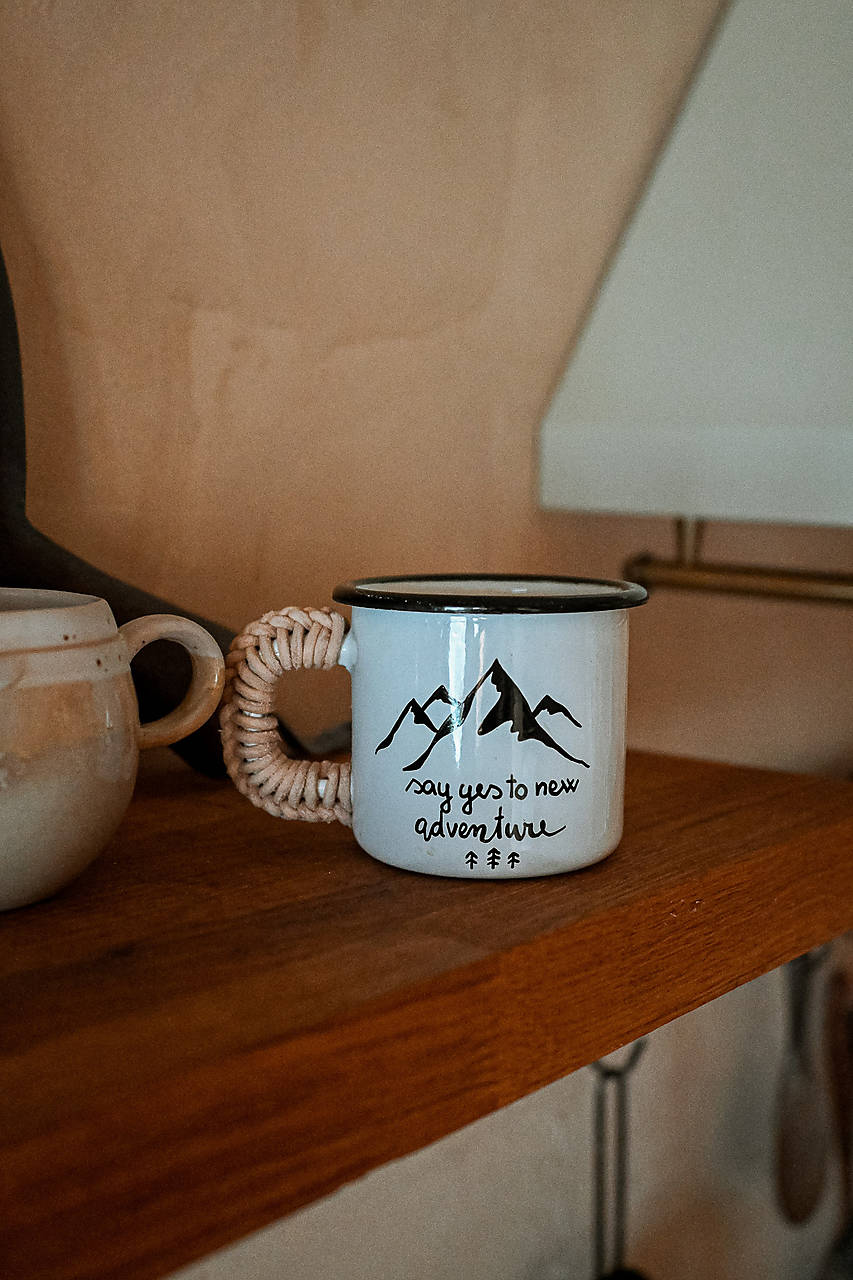 Smaltovaný hrnček - Say yes to new adventure 