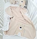 Detské doplnky - Jemnučká mušelinová deka béžová/bodkofliačiky 90x90cm s mackom Premium - 16284266_