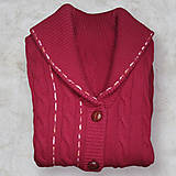 Svetre a kardigány - UPcyklovaný červený sveter s bielou výšivkou - 16285066_
