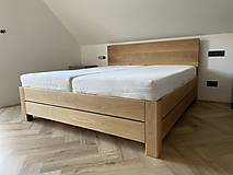 Nábytok - Dubová manželská posteľ s úložným priestorom - 16290715_