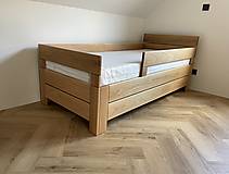 Nábytok - Detská dubová masívna posteľ s úložným priestorom - 16290764_
