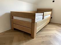 Nábytok - Detská dubová masívna posteľ s úložným priestorom - 16290766_