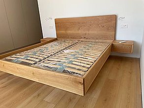 Nábytok - Dubová posteľ s úložným priestorom a nočnými stolíkmi - 16290798_