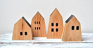 Dekorácie - Drevené domčeky s čiernou strechou-sada 4 kusy - 16292763_