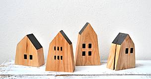 Dekorácie - Drevené domčeky s čiernou strechou-sada 4 kusy - 16292765_