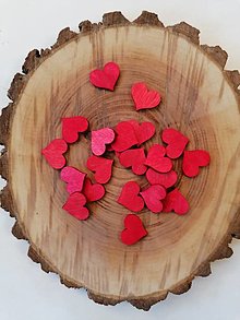 Svadobné pierka - Červené drevené srdiečko 2x1,5cm - 16292015_