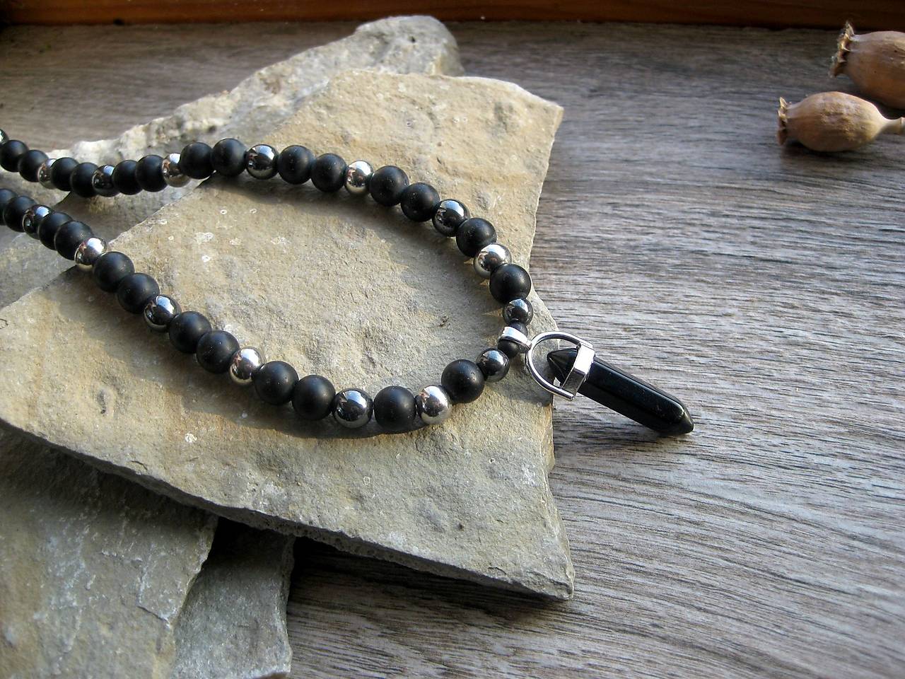 Pánsky náhrdelník z minerálov - chirurgická oceľ (s čiernym achátom, onyxom, hematitom, č. 3845)