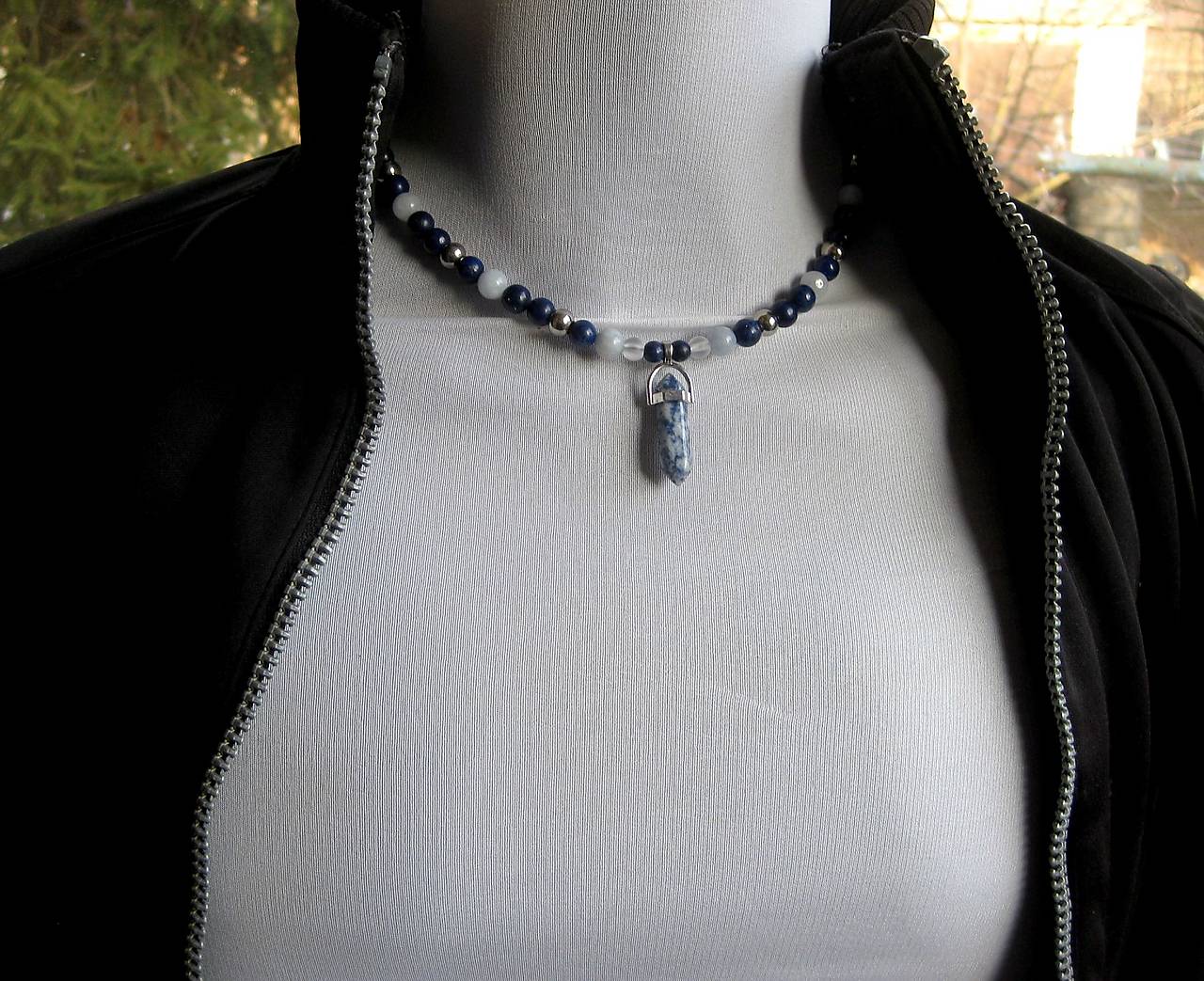 Pánsky náhrdelník z minerálov - chirurgická oceľ (so sodalitom, amazonitom, lapis lazuli, č. 3846)