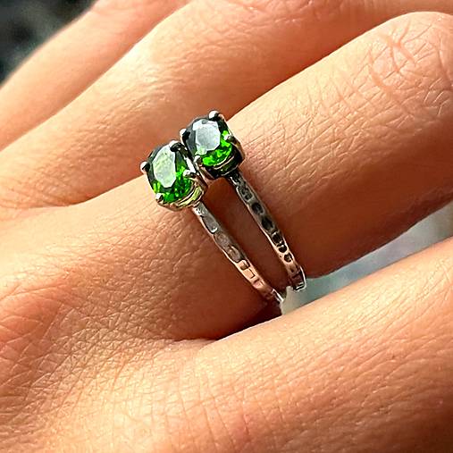 Faceted Chrome Diopside Silver Ring AG925 / Jemný strieborný prsteň s prírodným chróm diopsidomm E007